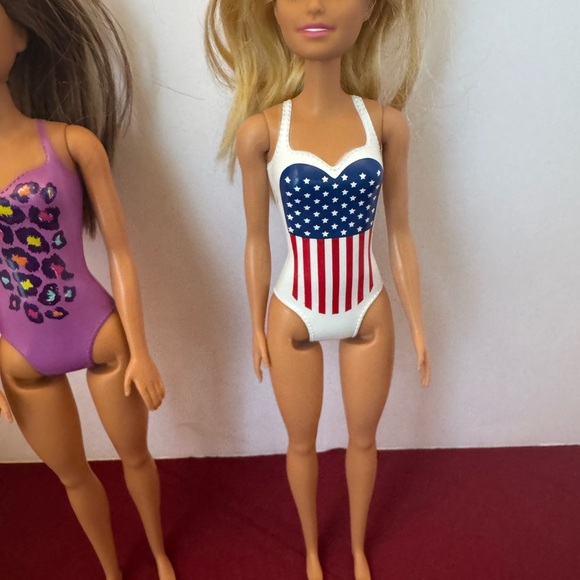 Lot of 2 Barbie dolls w Painted On Swimsuits  - Swimming Pool, Beach, Bath Toys - Picture 4 of 10